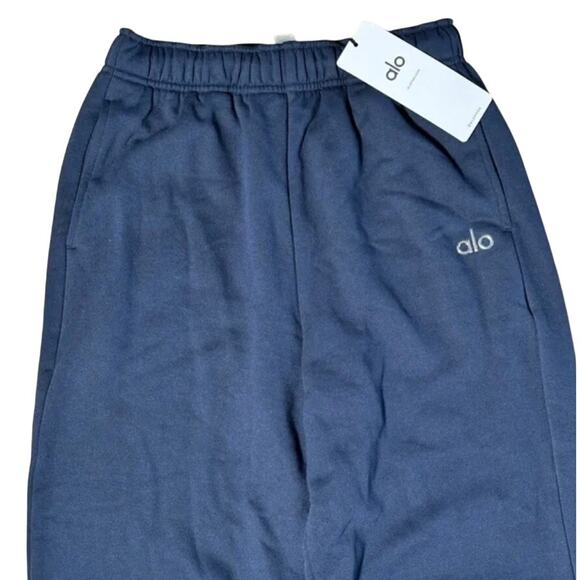 (L) NWT $138 Alo Yoga Accolade Sweatpant Navy - Picture 7 of 8